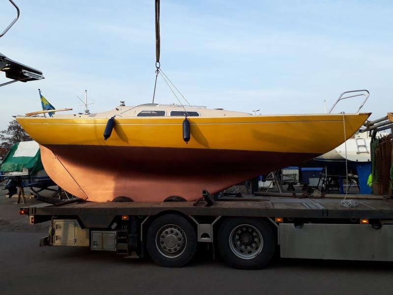 Sjösättning 2018 av SWE 1870 med centrumlyft