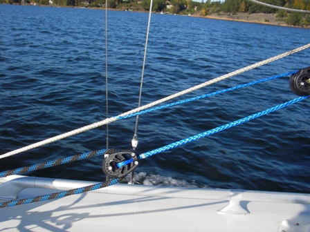 Förankringen av kaskadernas ändar är insplitsade i föregående förankring.