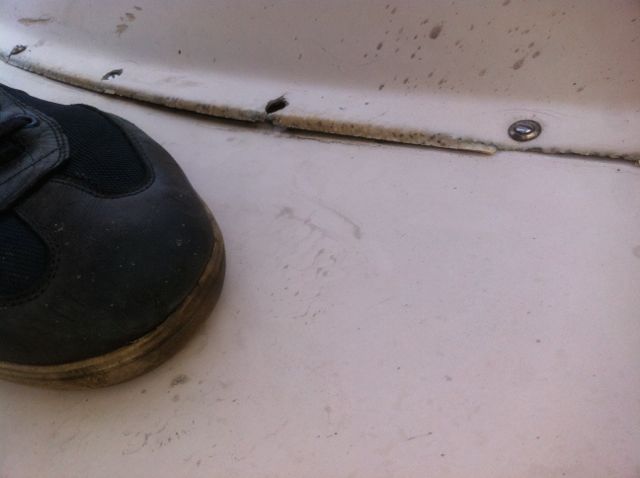 Effekten af træde hårdt ved lugegaragens kant