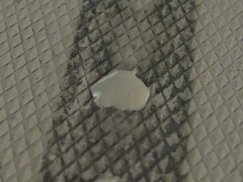Spackling av hål fockskena